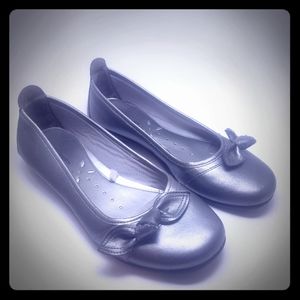 Chinese Laundry Women's size 7.5 silver/Gray flats